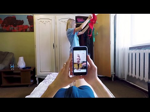 ❤️ Üvey kızkardeş, anne eve gelmeden önce kardeşi boşalmak yaptı ☑ Porno bizde